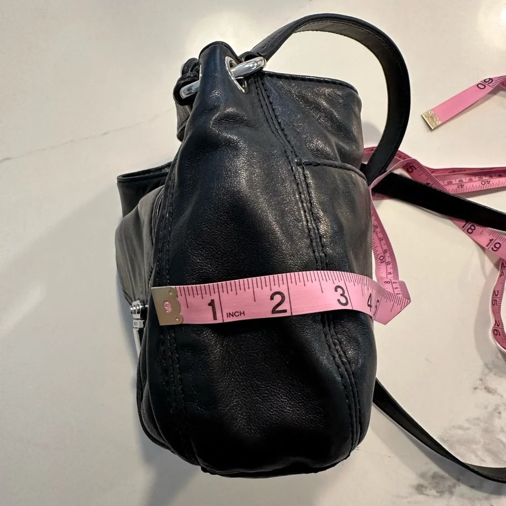 Michael Kors - Leather Shoulder Bag With Removable Crossbody Strap. EUC - Picture 16 of 16